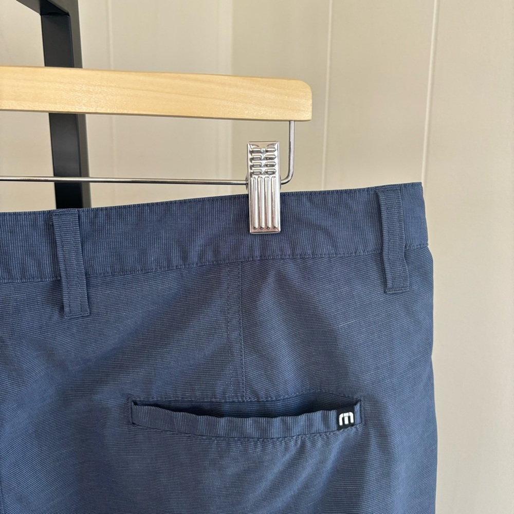 Travis Mathew Blue Heather Flat Front Performance Chino Golf Short Men 36x10